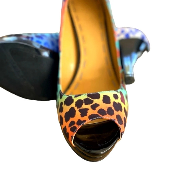 Nine West Peep Toe Cheetah Print Heels - Picture 2 of 2